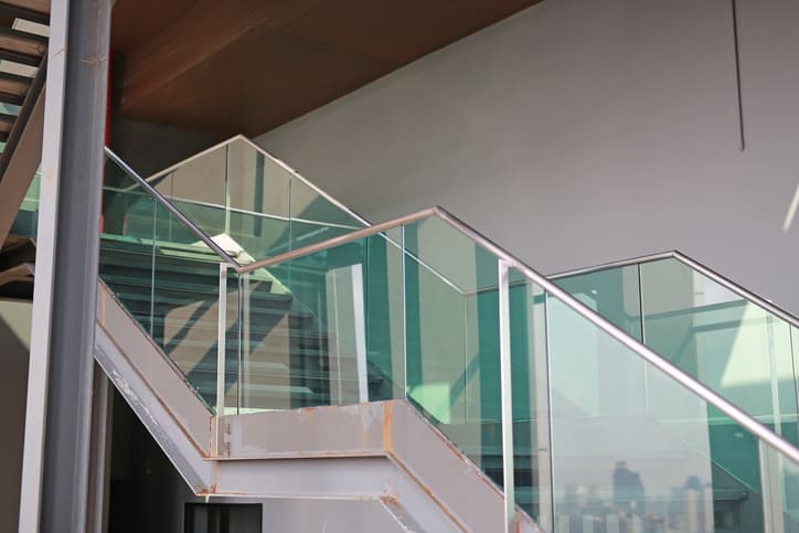 Expert Glass Railing Installer in Oshawa<br />
