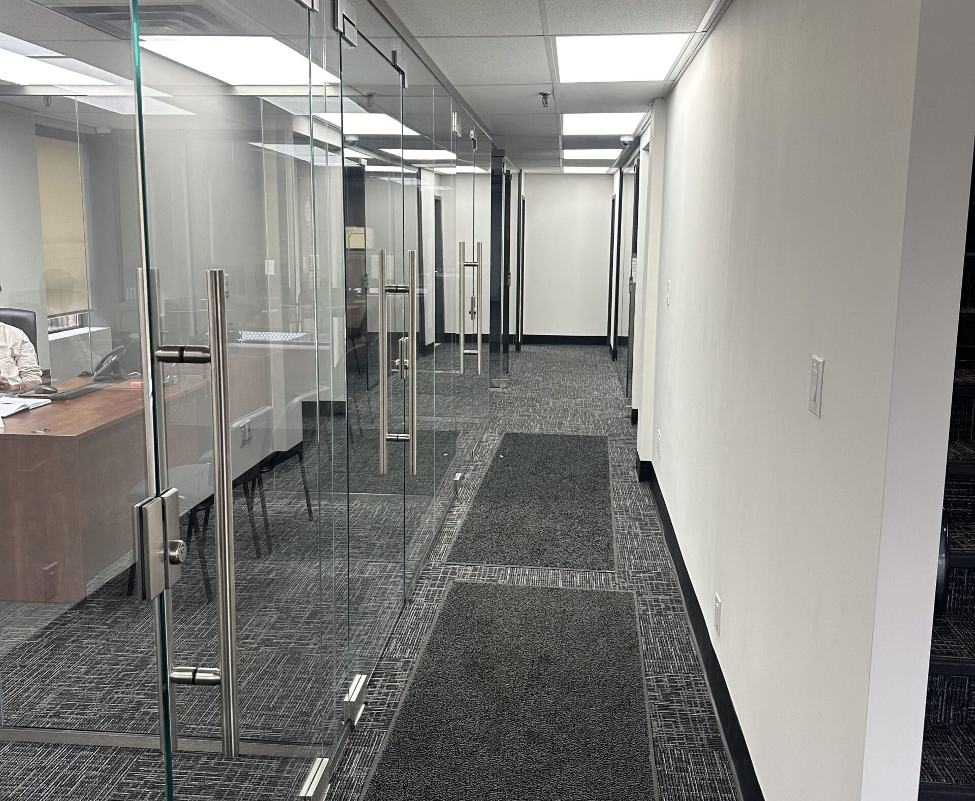 Office Glass Partitions: Benefits for Modern Workspaces