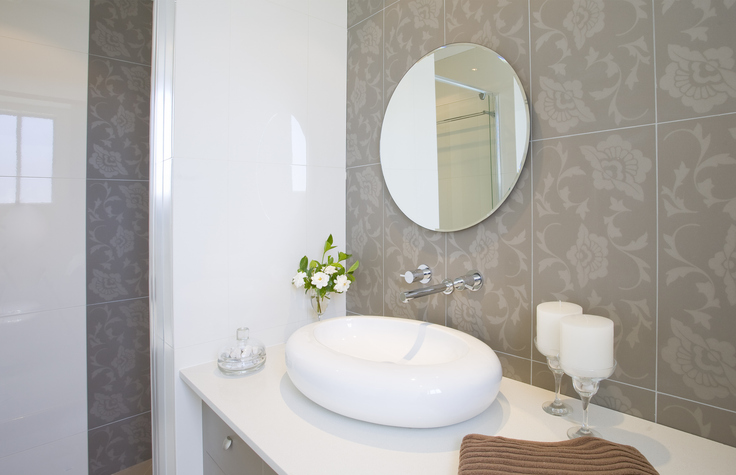 Custom Mirror Installer in Richmond Hill<br />
