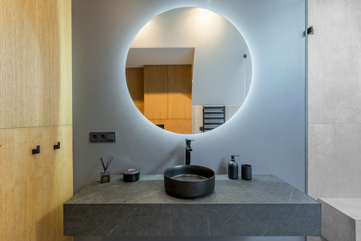 Custom Mirror Installer in Vaughan