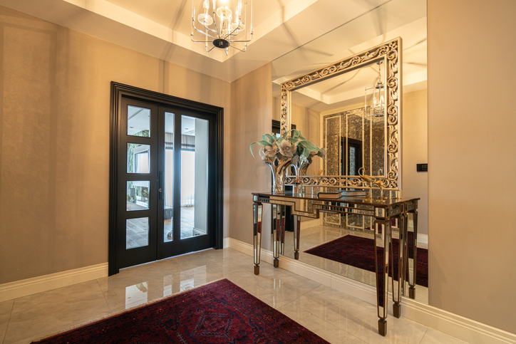 Custom Mirror Installer in Milton<br />
