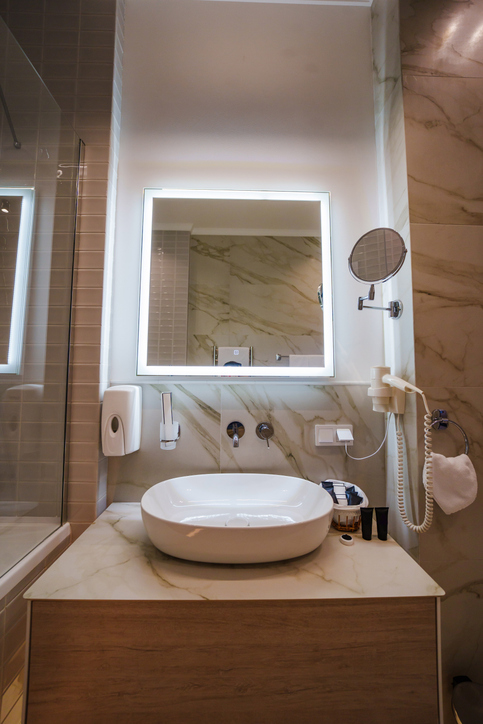 Custom Mirror Manufacturer in Georgina<br />
