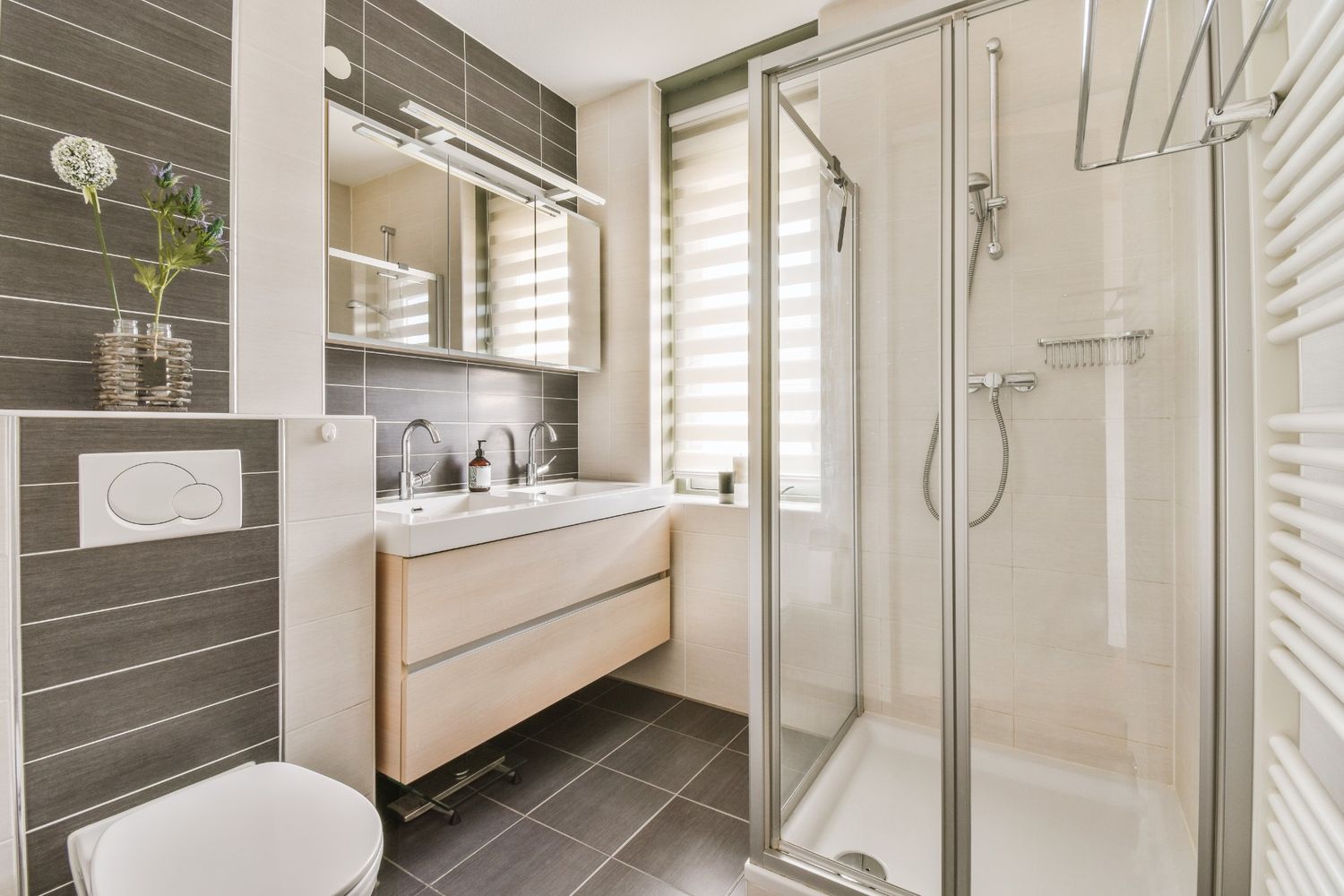 Shower Doors Installation in Burlington<br />
