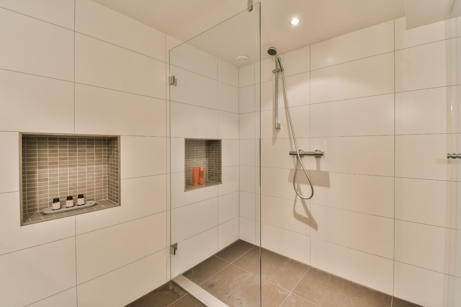 Shower Doors Installation in East Gwillimbury<br />
