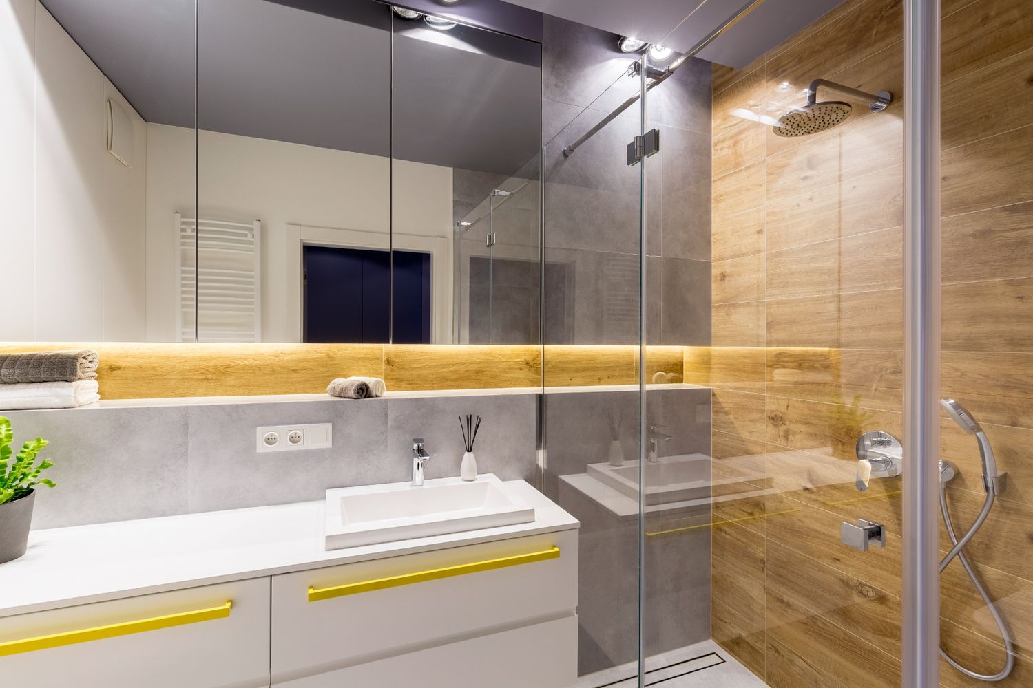 Shower Door Installation in Markham<br />
