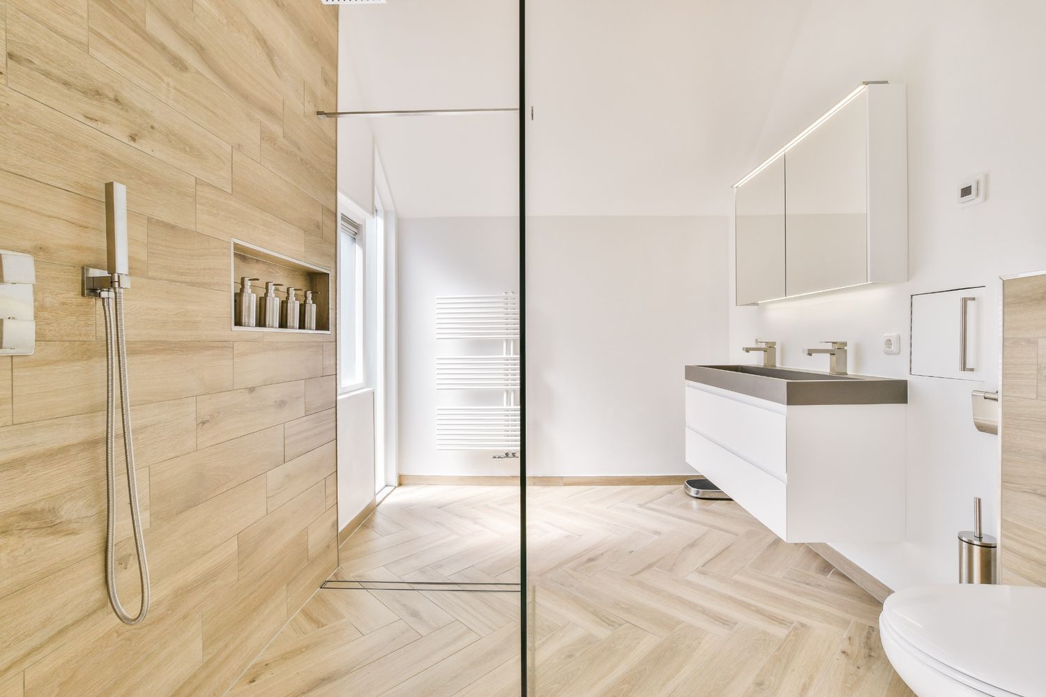 Shower Door Installation in Richmond Hill<br />
