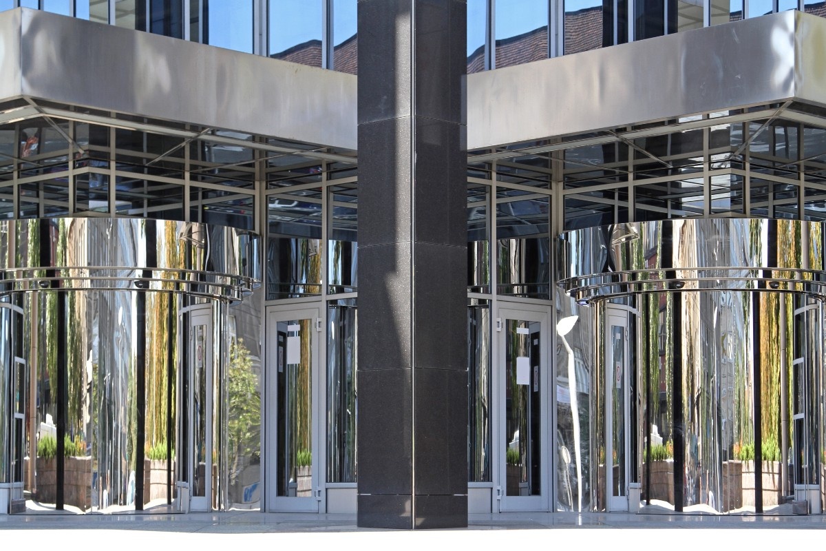Glass Storefronts in Newmarket<br />
