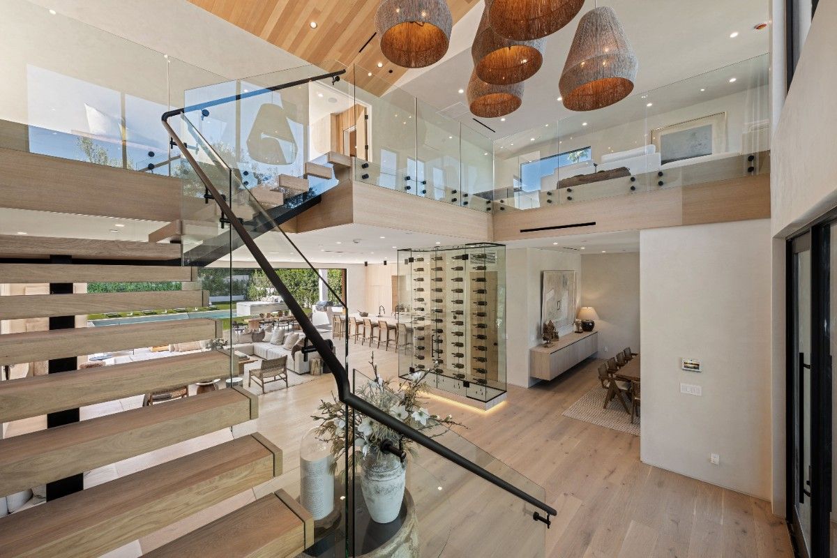 Glass Wall in Clarington