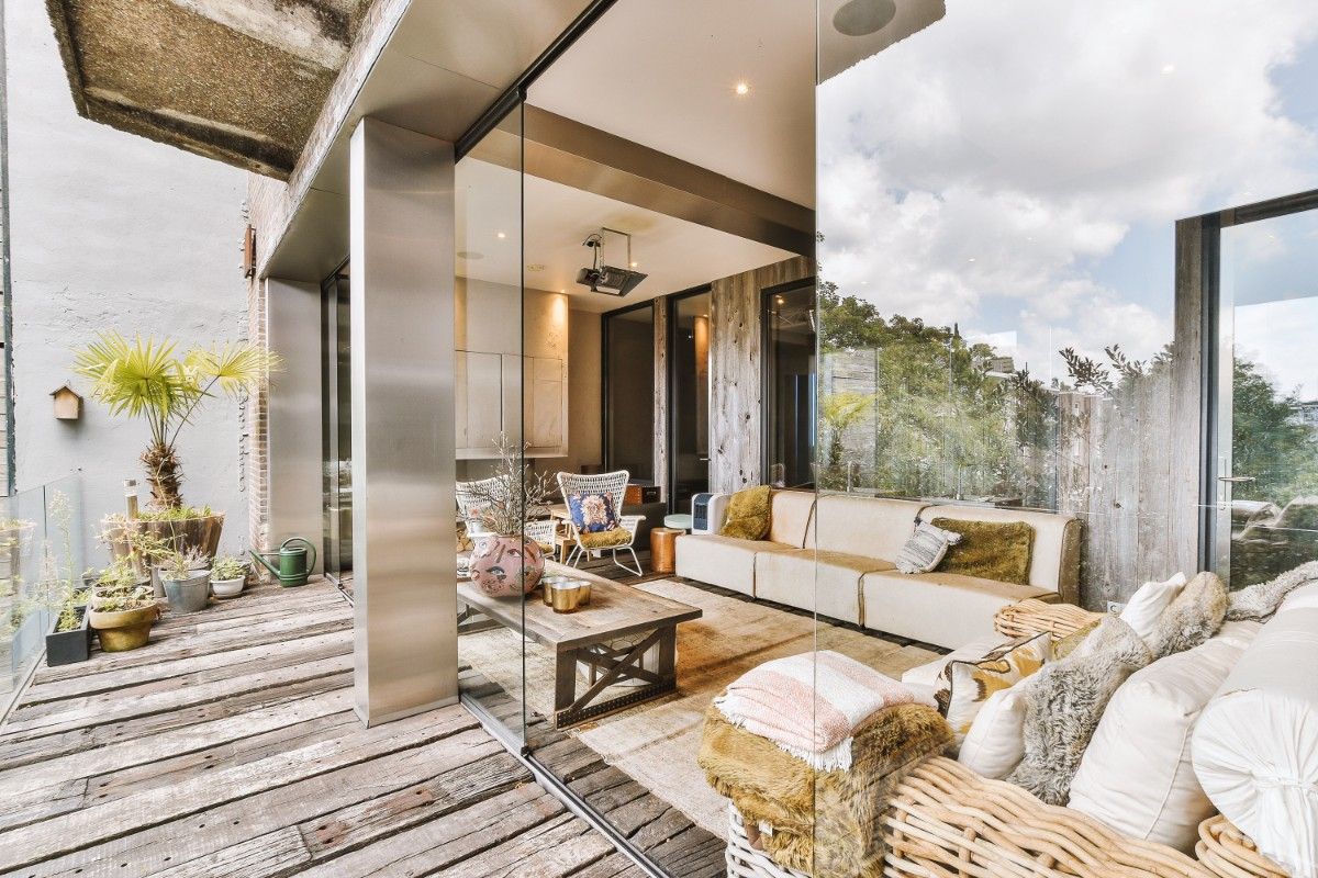 Glass Wall Installer in Toronto<br />
