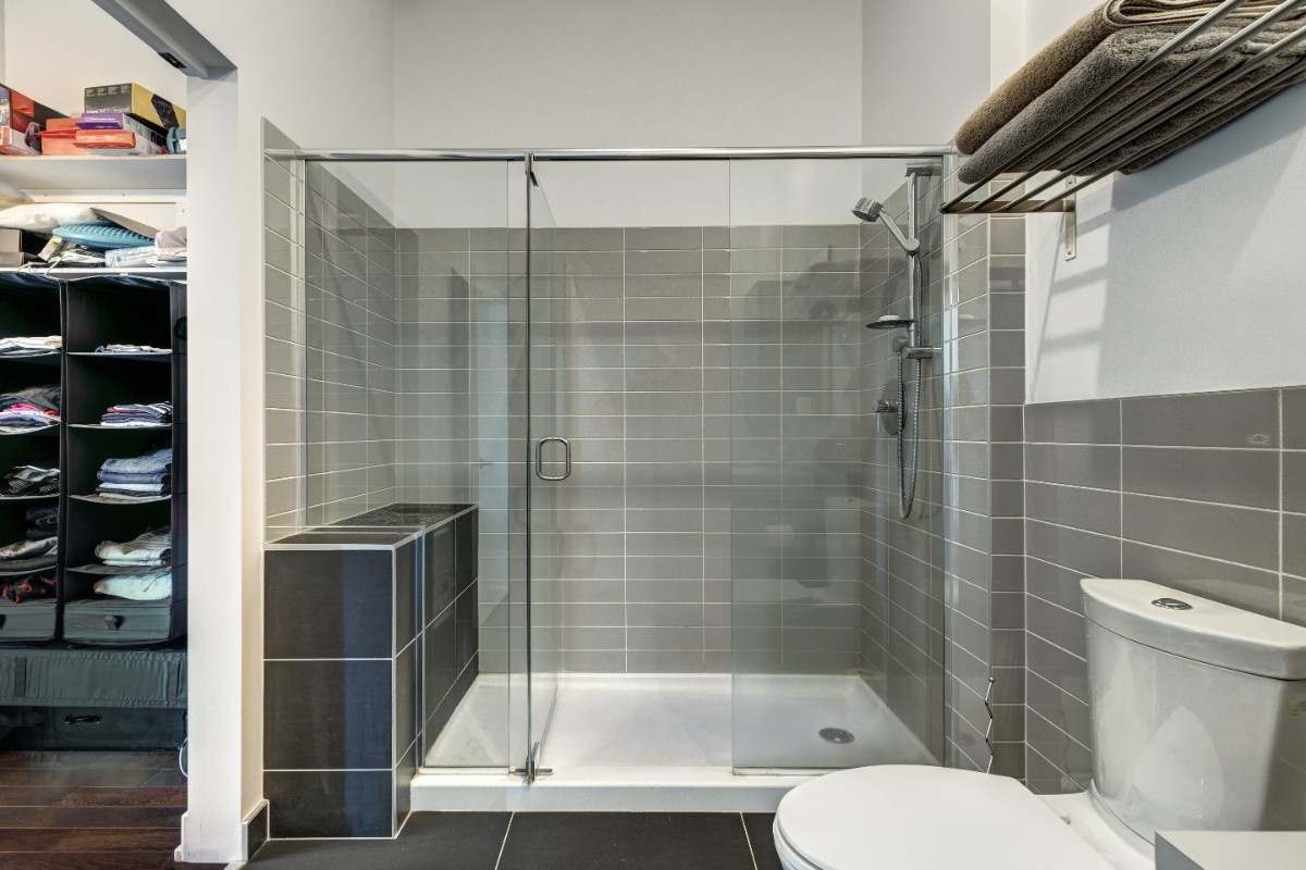 Shower Doors Installation in Ajax<br />
