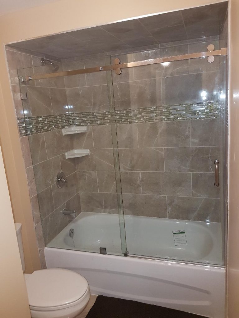 BATH TUB SLIDER
