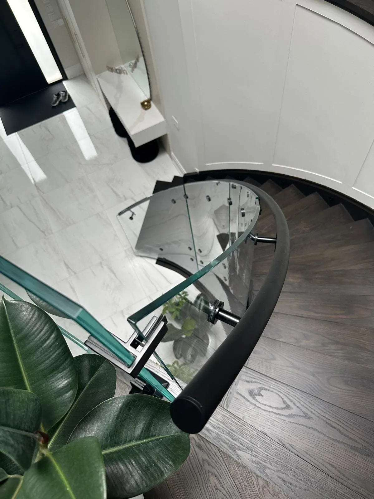 Curved glass railings